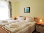 Schlafzimmer - Haus Ostseewelle Fewo 4 - Top-Hundeurlaub