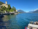 Blick auf den Comer See mit angrenzender Bergregion und Möglichkeit zum Bootsleih - Caninett - Top-Hundeurlaub