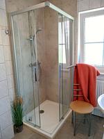 Bad mit Dusche - Am Deich Haus 26 - Top-Hundeurlaub