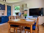 Esstisch im Wohnzimmer - Haus 20a - Top-Hundeurlaub