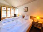 Schlafzimmer - Haus Sperber 4 W3 mit Sauna und Kamin - Top-Hundeurlaub