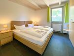 Schlafzimmer - Haus Sperber 4 E8 mit Sauna und Kamin - Top-Hundeurlaub