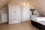 Schlafzimmer - Ferienhaus Ostsee Lodge Olpenitz - Top-Hundeurlaub
