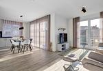 Wohnzimmer - Apartment A10 „Pine Hill Resort“ – komfortables Apartment mit zwei Bädern, Balkon & leichtem Haffblick, Zugang zu den vi - Top-Hundeurlaub
