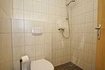 Gäste-WC - Doppelhaus 2: Terrasse - Top-Hundeurlaub