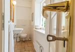 Das Gäste-WC im Erdgeschoss. - Altes Schulmeisterhaus Wohnung 2 - Top-Hundeurlaub