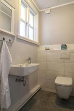 Im Erdgeschoss befindet sich ebenfalls ein Gäste-WC. - Stadtvilla - Top-Hundeurlaub