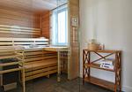 Im Erdgeschoss befindet sich die großzügige Sauna und bietet genügend Platz für das hauseigene Wellnessprogramm. - Stadtvilla - Top-Hundeurlaub
