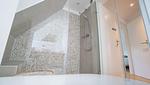 Die Dusche in diesem Bad ist bodengleich. - Haus Lichtblick - Top-Hundeurlaub