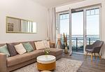 Wohnzimmer mit Meerblick in der Ferienwohnung Amrumer Strandhaven in Wittdün - Amrumer Strandhaven - Top-Hundeurlaub