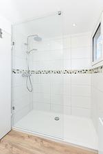 Badezimmer - Ferienhaus Fries am Yachthafen - Top-Hundeurlaub