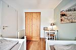 Das zweite Schlafzimmer. Auch mit Bauernbetten. Friesische Art. - Haus Blümlein Wangerooge - Top-Hundeurlaub