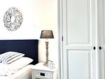Schlafzimmer - Romantik-Residenz Landhaus Greetsiel - B - Top-Hundeurlaub