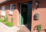 Fassade / Eingang - Romantik-Residenz Landhaus Greetsiel - B - Top-Hundeurlaub