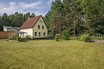 Fassade / Eingang - Ferienhaus Oscar mit großen Garten, Terrasse und Grill - Top-Hundeurlaub