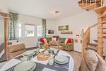 Wohnzimmer - Ferienwohnung Emily mit Garten, Sauna und Terrasse mit Grill - Top-Hundeurlaub