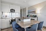 Küchenzeile mit Backofen und Mikrowelle - Resort Deichgraf 27-14 - Top-Hundeurlaub