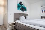 Schlafzimmer mit Doppelbett, Kleiderschrank - Ohlerich Speicher 2-13 - Top-Hundeurlaub