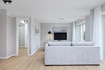 Wohn-Essbereich mit Couch - Strandresidenzen Binz-Prora D3.4 - Top-Hundeurlaub