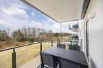 Überdachter Balkon mit Sitzgelegenheit - Strandresidenzen Binz-Prora D3.4 - Top-Hundeurlaub