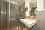 Badezimmer mit Dusche - Apartmentvilla Anna See 1-07 - Top-Hundeurlaub