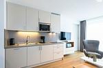 Wohn-Essbereich mit Küchenzeile - Apartmentvilla Anna See 1-10 - Top-Hundeurlaub