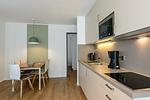Wohn-Essbereich mit Küchenzeile - Apartmentvilla Anna See 1-10 - Top-Hundeurlaub