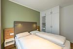 Schlafzimmer mit Doppelbett - Apartmentvilla Anna See 1-10 - Top-Hundeurlaub