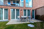 Terrasse mit Tisch und Sitzgelegenheiten - Apartmentvilla Anna See 1-10 - Top-Hundeurlaub