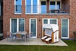 Terrasse mit Strandkorb und Sitzgelegenheit - Apartmentvilla Anna See 1-14 - Top-Hundeurlaub