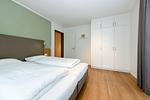 Schlafzimmer mit Doppelbett - Apartmentvilla Anna See 1-15 - Top-Hundeurlaub