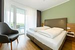 Schlafzimmer mit Doppelbett - Apartmentvilla Anna See 1-15 - Top-Hundeurlaub