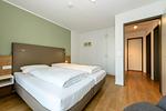 Schlafzimmer mit Doppelbett - Apartmentvilla Anna See 1-15 - Top-Hundeurlaub