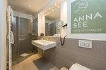 Badezimmer mit Dusche - Apartmentvilla Anna See 1-15 - Top-Hundeurlaub
