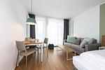 Wohn-Schlafbereich mit Sitzgelegenheit - Apartmentvilla Anna See 1-18 - Top-Hundeurlaub