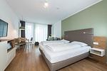 Wohn-Schlafbereich mit Doppelbett - Apartmentvilla Anna See 1-18 - Top-Hundeurlaub