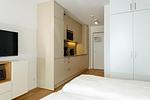Schlaf-Wohnbereich mit Doppelbett - Apartmentvilla Anna See 2-06 - Top-Hundeurlaub