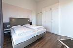 Schlafzimmer mit Kleiderschrank - Apartmentvilla Anna See 3-13 - Top-Hundeurlaub