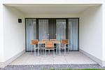 Terrasse mit Sitzgelegenheiten - Deichhäuser Anna Küste 1-10 - Top-Hundeurlaub