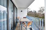 Überdachter Balkon mit Sitzgelegenheit - Deichhäuser Anna Küste 4-34 - Top-Hundeurlaub