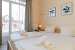 Schlafzimmer mit Doppelbett - Dünenschloss 1-40 - Top-Hundeurlaub