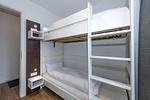 Schlafzimmer mit Etagenbett - Deichhäuser Anna Küste 6-10 - Top-Hundeurlaub