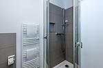 Badezimmer mit Dusche - Deichhäuser Anna Küste 6-12 - Top-Hundeurlaub