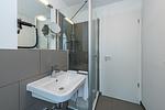 Badezimmer mit Dusche - Deichhäuser Anna Küste 7-10 - Top-Hundeurlaub