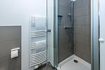 Badezimmer mit Dusche - Deichhäuser Anna Küste 7-12 - Top-Hundeurlaub