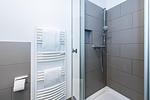 Badezimmer mit Dusche - Deichhäuser Anna Küste 8-12 - Top-Hundeurlaub