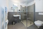 Badezimmer mit Dusche - Deichhäuser Anna Küste 8-14 - Top-Hundeurlaub