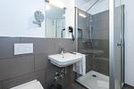 Badezimmer mit Dusche - Deichhäuser Anna Küste 8-24 - Top-Hundeurlaub