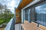 Balkon mit Gartenmöbeln - Deichhäuser Anna Küste 8-31 - Top-Hundeurlaub