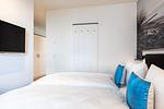 Schlafzimmer mit Flatscreen-TV - gbmv0-03 - Großenbrode - Apartmentanlage Meerblickvilla 0-03 - Top-Hundeurlaub